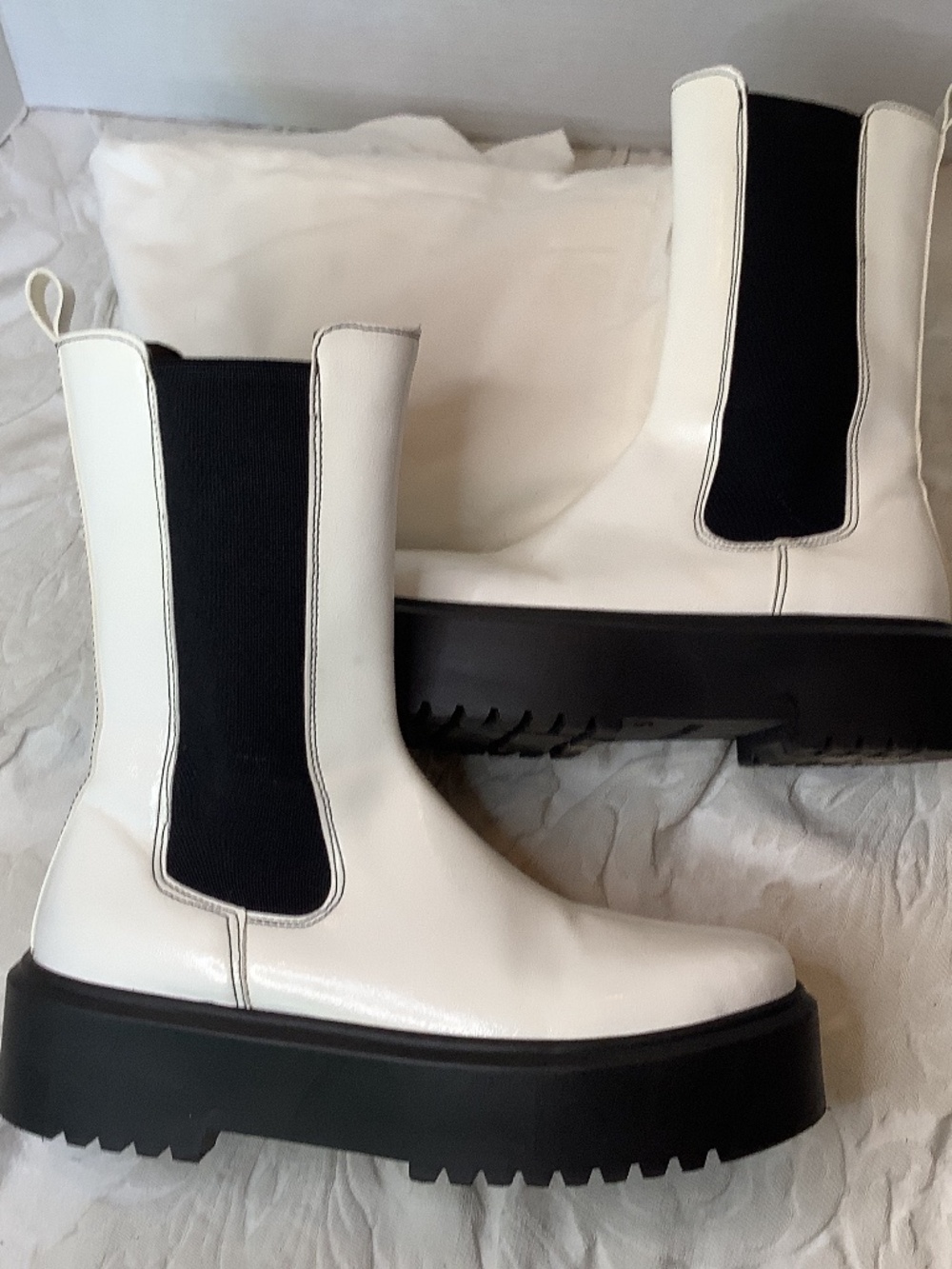 EUC ASOS design white black Chelsea boots platform - Picture 7 of 16